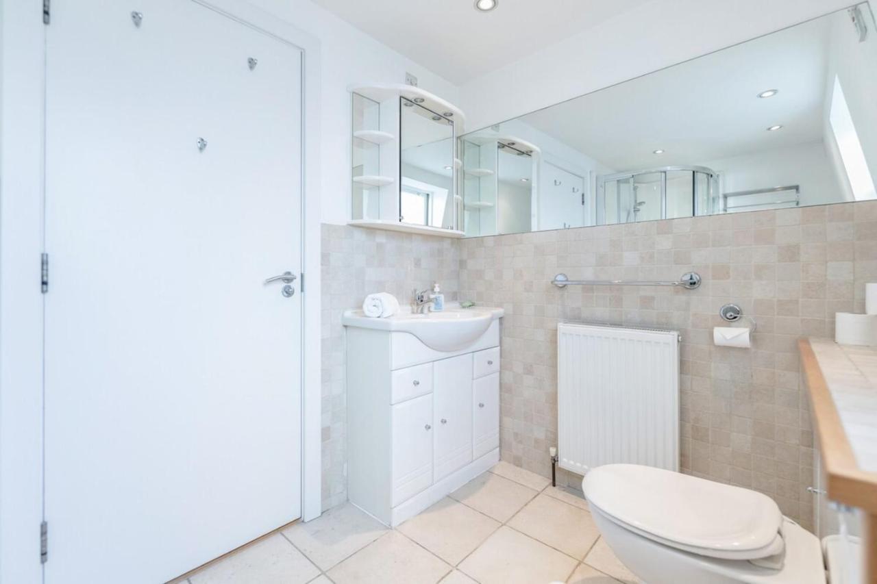 Beautiful 1 Bedroom Apartment In Victoria London Exterior foto