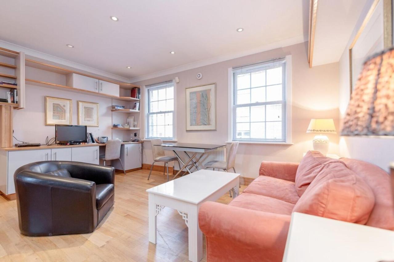 Beautiful 1 Bedroom Apartment In Victoria London Exterior foto