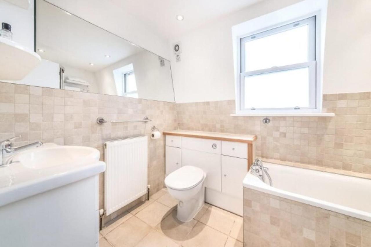 Beautiful 1 Bedroom Apartment In Victoria London Exterior foto